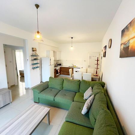 Quitet Two Bedroom Apartment With Private Garden Lukomorye D2 Karavas  Экстерьер фото