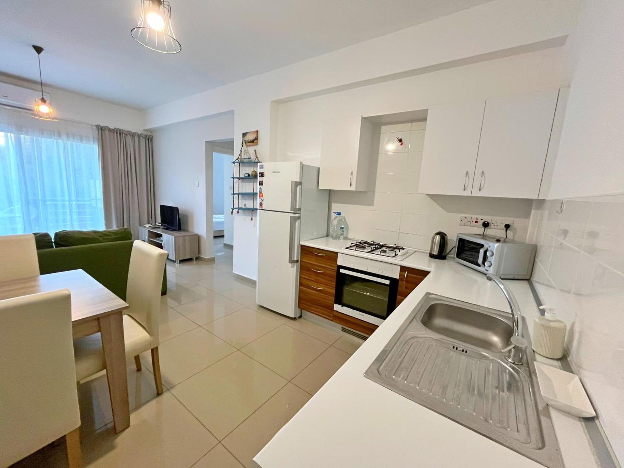 Quitet Two Bedroom Apartment With Private Garden Lukomorye D2 Karavas  Экстерьер фото