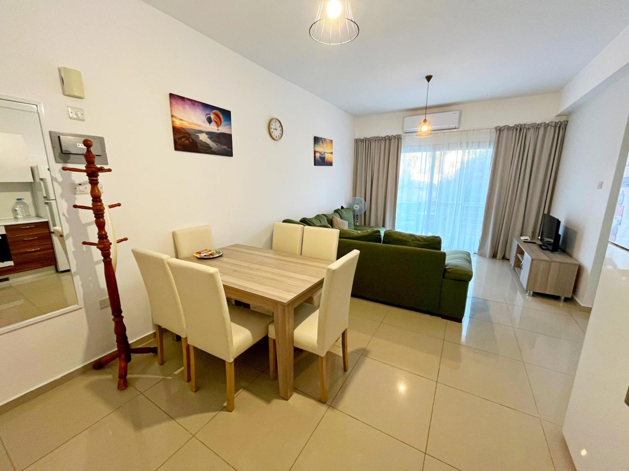 Quitet Two Bedroom Apartment With Private Garden Lukomorye D2 Karavas  Экстерьер фото