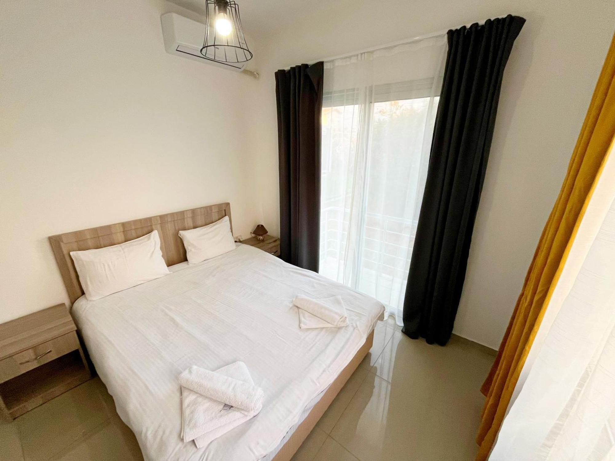 Quitet Two Bedroom Apartment With Private Garden Lukomorye D2 Karavas  Экстерьер фото